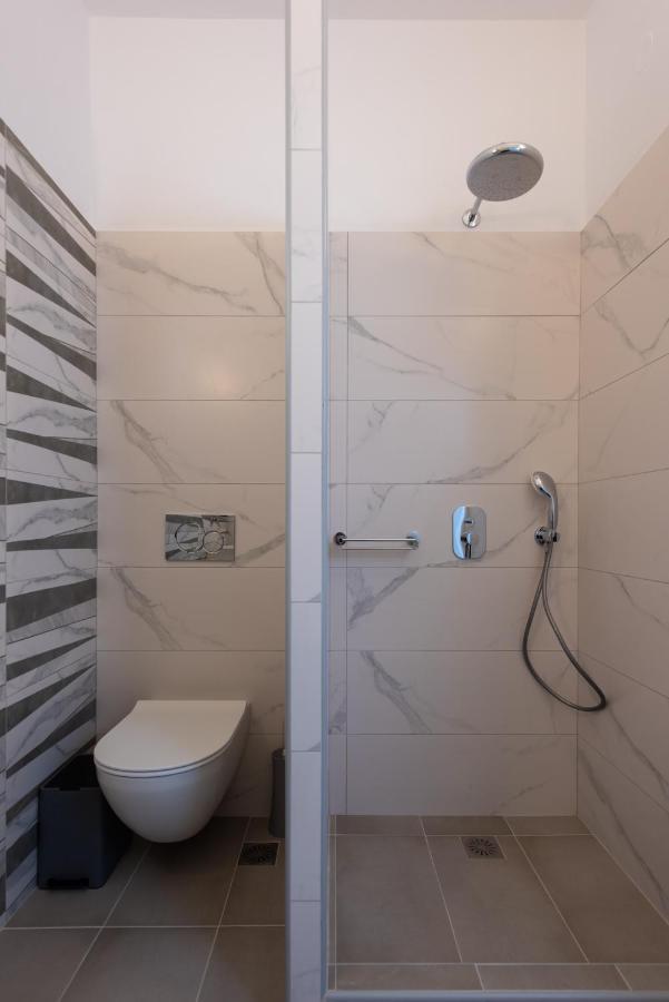 קמרס Theodora Rooms מראה חיצוני תמונה